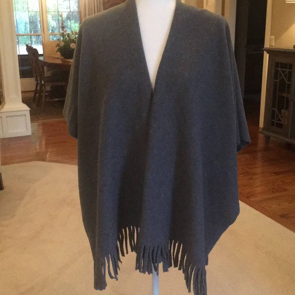 Cover Me gray shawl
